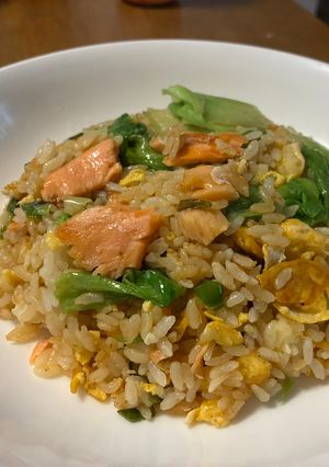 簡単！生鮭で作る鮭レタスチャーハン-レシピのメイン写真