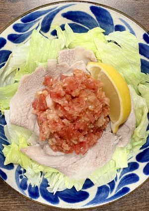 豚ロース肉の刻みトマトと玉ネギがけサラダ-レシピのメイン写真
