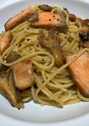 鮭と舞茸のバター醤油パスタ-レシピのメイン写真