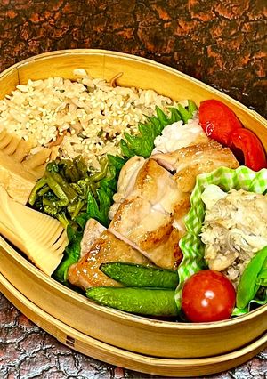 お弁当⭐︎ほうじ茶と梅干しの炊き込みご飯-レシピのメイン写真