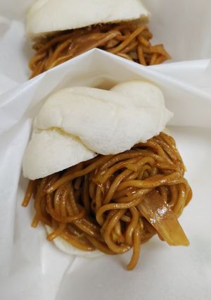 フォークでクルクル♪焼きそばバーガー-レシピのメイン写真