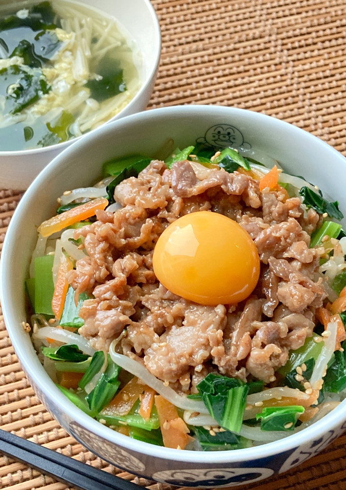 栄養バランス◎豚こまビビンバ風丼-レシピのメイン写真