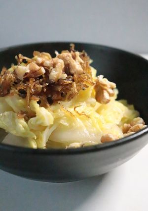 レンジ白菜のちりめん山椒かけクルミ添え-レシピのメイン写真