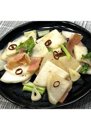 ベーコンとかぶのペペロンチーノ風★動画★-レシピのメイン写真