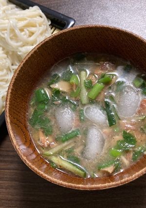 【主食】缶詰で栄養アップ!鯖味噌つけ汁-レシピのメイン写真