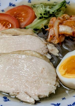 暑い日の夕飯に和風だしの効いた韓国風冷麺-レシピのメイン写真
