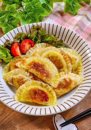 パリッとうまぁ~!かぼちゃチーズ餃子-レシピのメイン写真