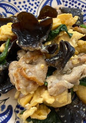 油少なめ!豚肉とキクラゲの卵炒め-レシピのメイン写真
