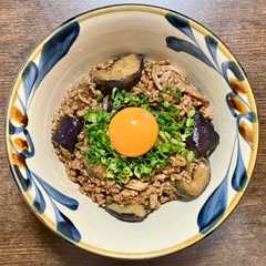 รูปของ 豚ひき肉とナスの麻辣丼