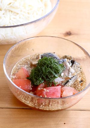 さっぱり！冷凍トマトと鯖缶の素麺-レシピのメイン写真