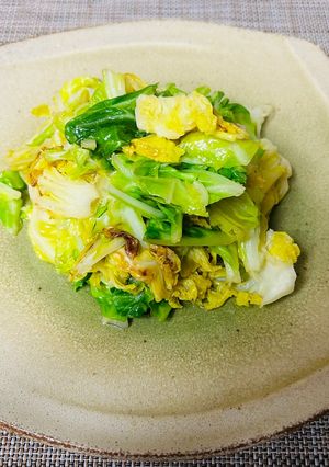 今夜の夕飯♪春キャベツの旨だし炒め-レシピのメイン写真