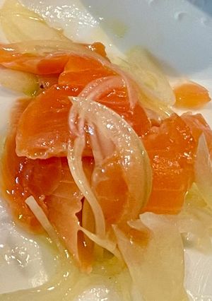 スモークサーモンとタマネギの和え物-レシピのメイン写真