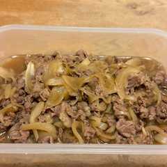 รูปของ 牛肉と玉ねぎの甘辛しぐれ煮