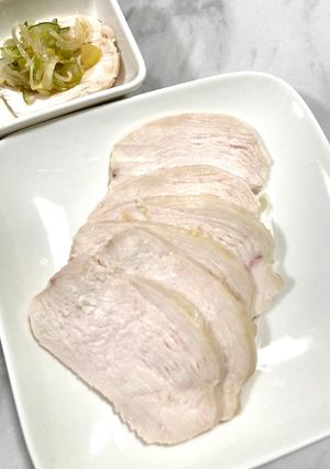 塩・酒・砂糖代用可!塩麹でしっとり蒸し鶏-レシピのメイン写真