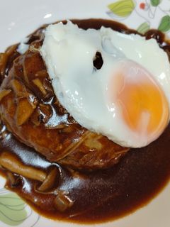 デミきのこ煮込みチーズinハンバーグ-レシピのメイン写真