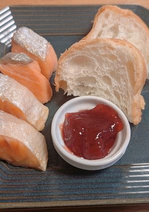 【崩壊スターレイル】霜降り鮭パン-レシピのメイン写真