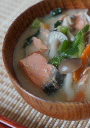 管理栄養士＊鮭と野菜の酒粕和風みそ鍋-レシピのメイン写真