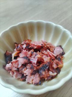 レンジで簡単、カリカリベーコン！ by クックまいななパパ