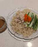 アメリカ・即席ラーメンのごまだれ麺