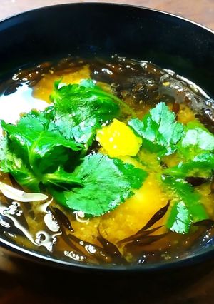 芽ひじき、じゃがいも、三つ葉のお味噌汁 -レシピのメイン写真