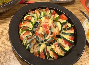 ズッキーニとベーコンとトマトのチーズ焼き-レシピのメイン写真
