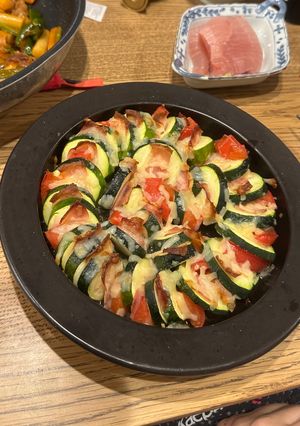 ズッキーニとベーコンとトマトのチーズ焼き-レシピのメイン写真