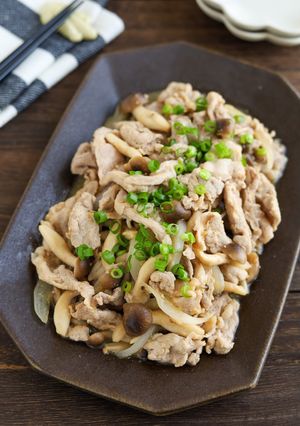 ごはんがススム！豚こまとしめじの味噌炒め-レシピのメイン写真