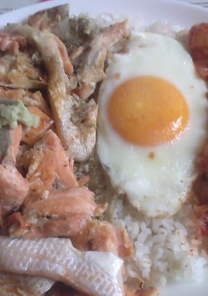 備蓄米でカフェ丼V55銀鮭のアラの焼き鮭-レシピのメイン写真