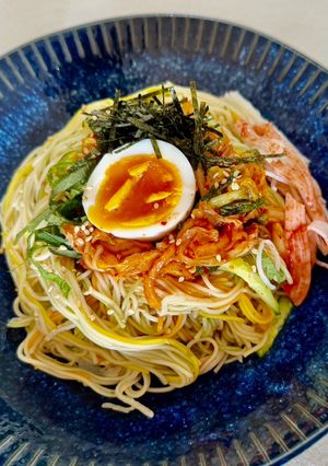 香り爆弾卵のせ！爽快ビビン柚子胡椒麺♡-レシピのメイン写真