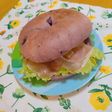 ベーグルサンド いぶりがっこ入り