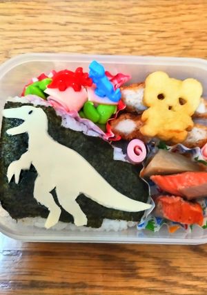 ヴェロキラプトル(恐竜)キャラ弁-レシピのメイン写真