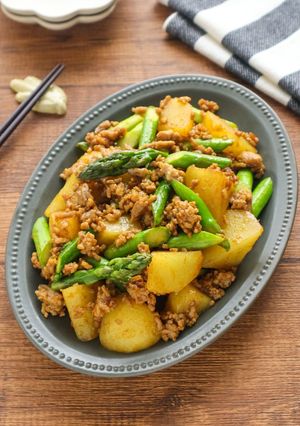 アスパラと豚ひき肉のオイスターカレー炒め-レシピのメイン写真