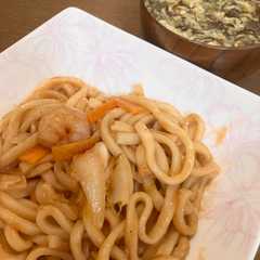 รูปของ 東南アジア風トマト焼きうどん