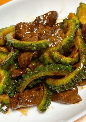 夏バテ気味の体に！鶏レバーとゴーヤの炒め-レシピのメイン写真