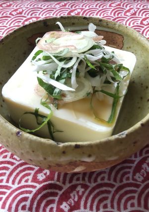 お塩とごま油で食べる、冷奴♪-レシピのメイン写真
