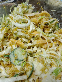 柿とチキンラーメンのキャベツサラダ-レシピのメイン写真