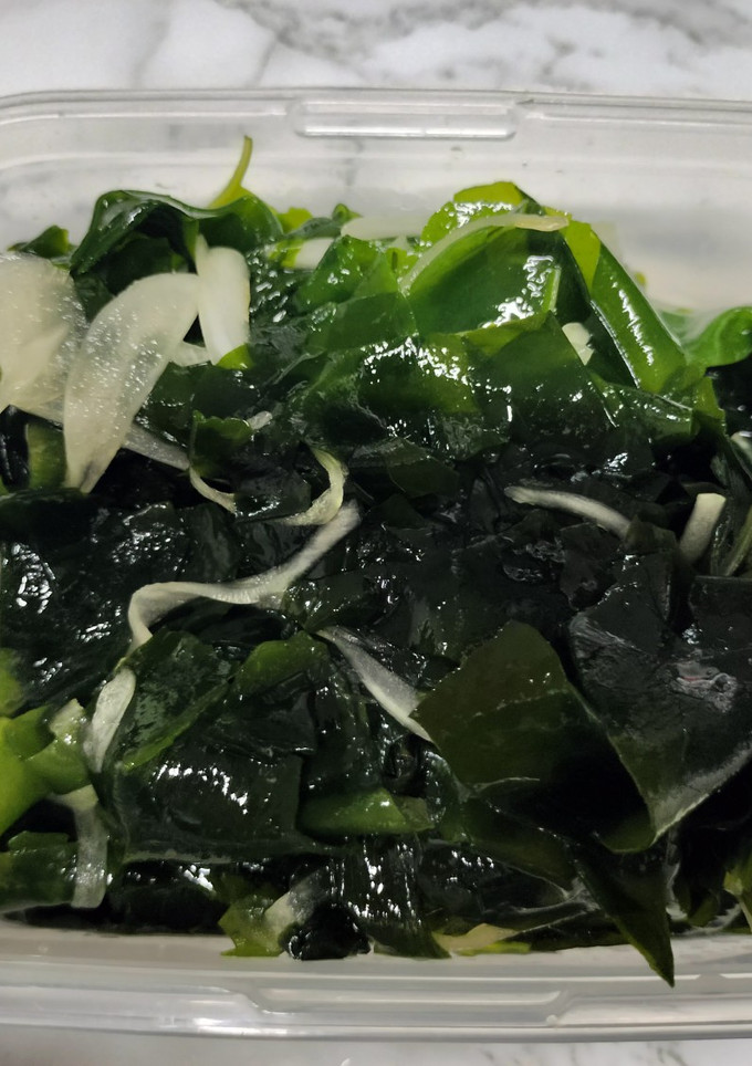 玉ねぎとわかめの酢の物-レシピのメイン写真