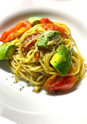 トマト＆アボカドのバジル風味パスタ-レシピのメイン写真