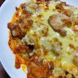 麻婆飯のアレンジ海老チリを飾ったドリア