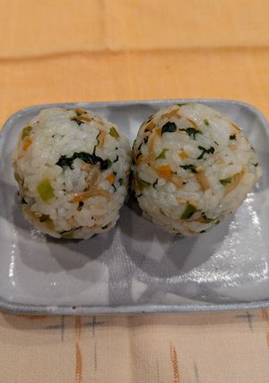 幼児食：じゃこと青菜のおむすび-レシピのメイン写真