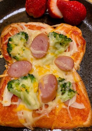 ブロッコリーのピザトースト-レシピのメイン写真