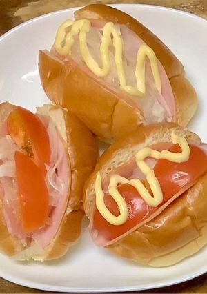 ハムとオニオンのロールパンサンド-レシピのメイン写真
