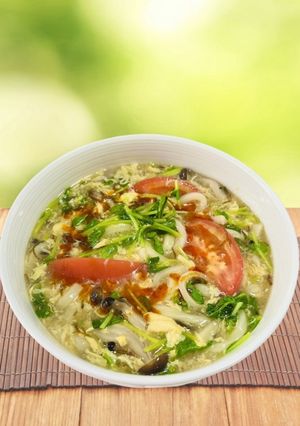 豆苗ともずくの酸辣湯うどん-レシピのメイン写真