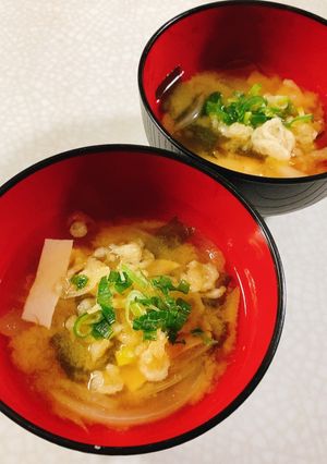 ハムと天かすと玉ねぎのみそ汁-レシピのメイン写真