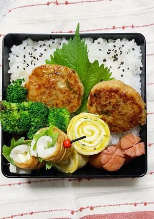 11/6ﾖｯﾁｬﾝ☆つくねハンバーグ弁当-レシピのメイン写真