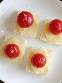 ミニトマト dé チーズトースト-レシピのメイン写真