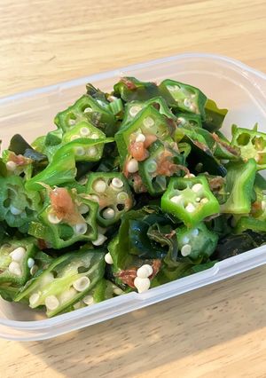 簡単副菜♪オクラとワカメの梅おかか和え-レシピのメイン写真