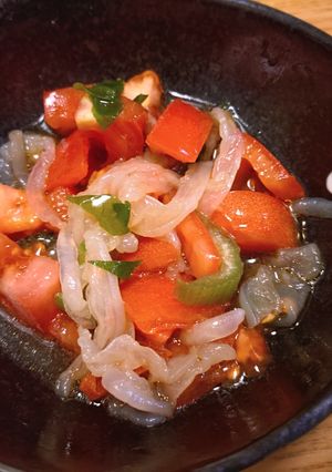セロリ&トマト&塩クラゲの胡麻油サラダ-レシピのメイン写真