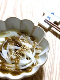 超簡単⭐︎新玉ねぎともずくの和え物-レシピのメイン写真