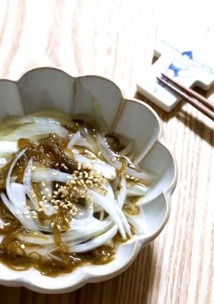 超簡単⭐︎新玉ねぎともずくの和え物-レシピのメイン写真
